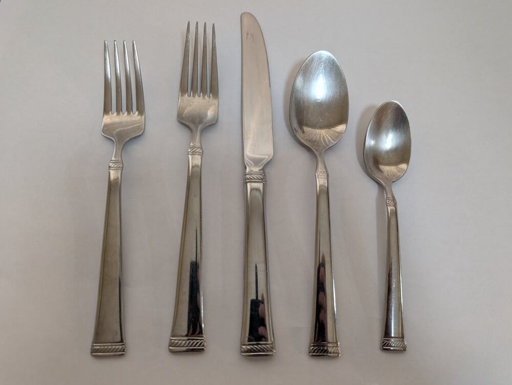 Mikasa 18/10 Stainless Steel Flatware Set 5-Piece Service For 1 Rope Trim Design